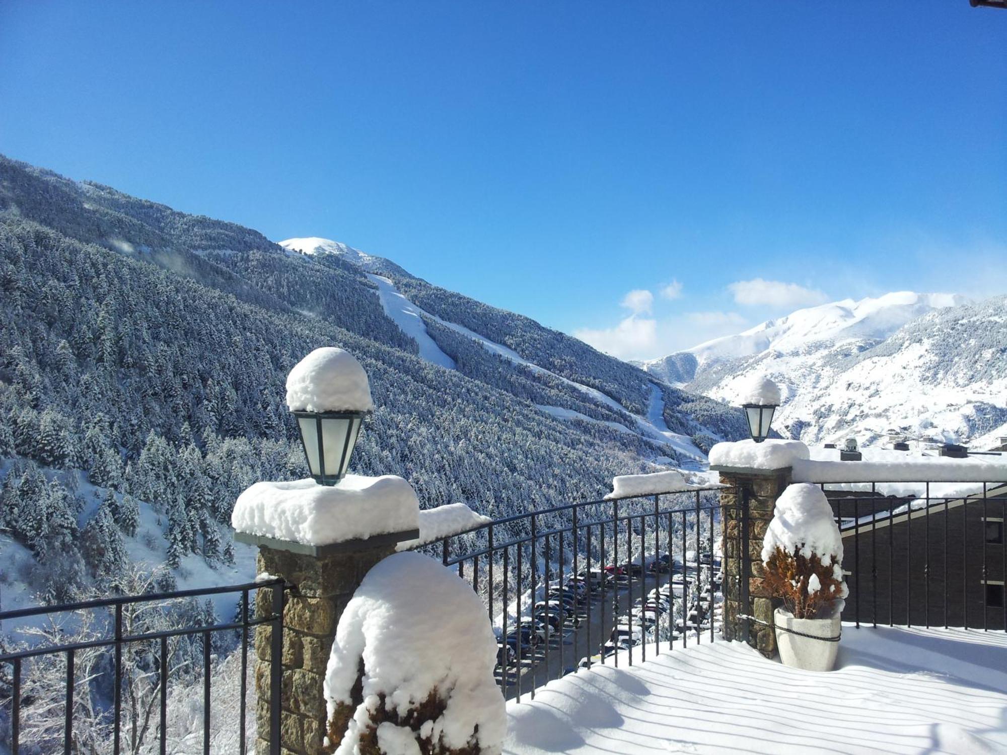 Apartaments Turistics Pirineu Soldeu Esterno foto
