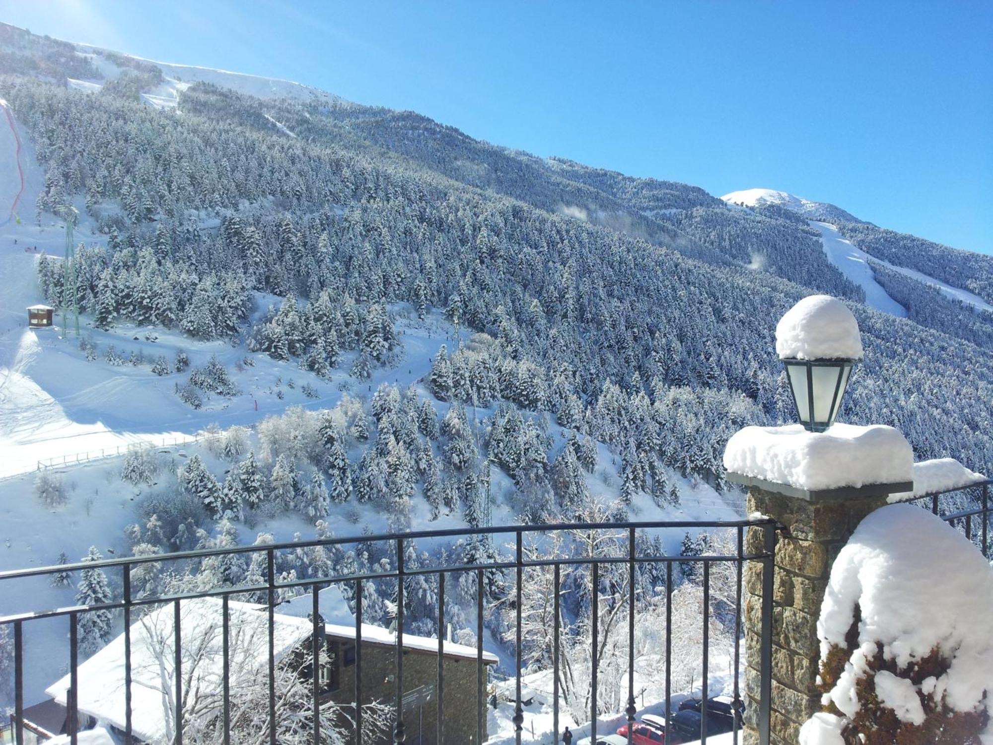 Apartaments Turistics Pirineu Soldeu Esterno foto