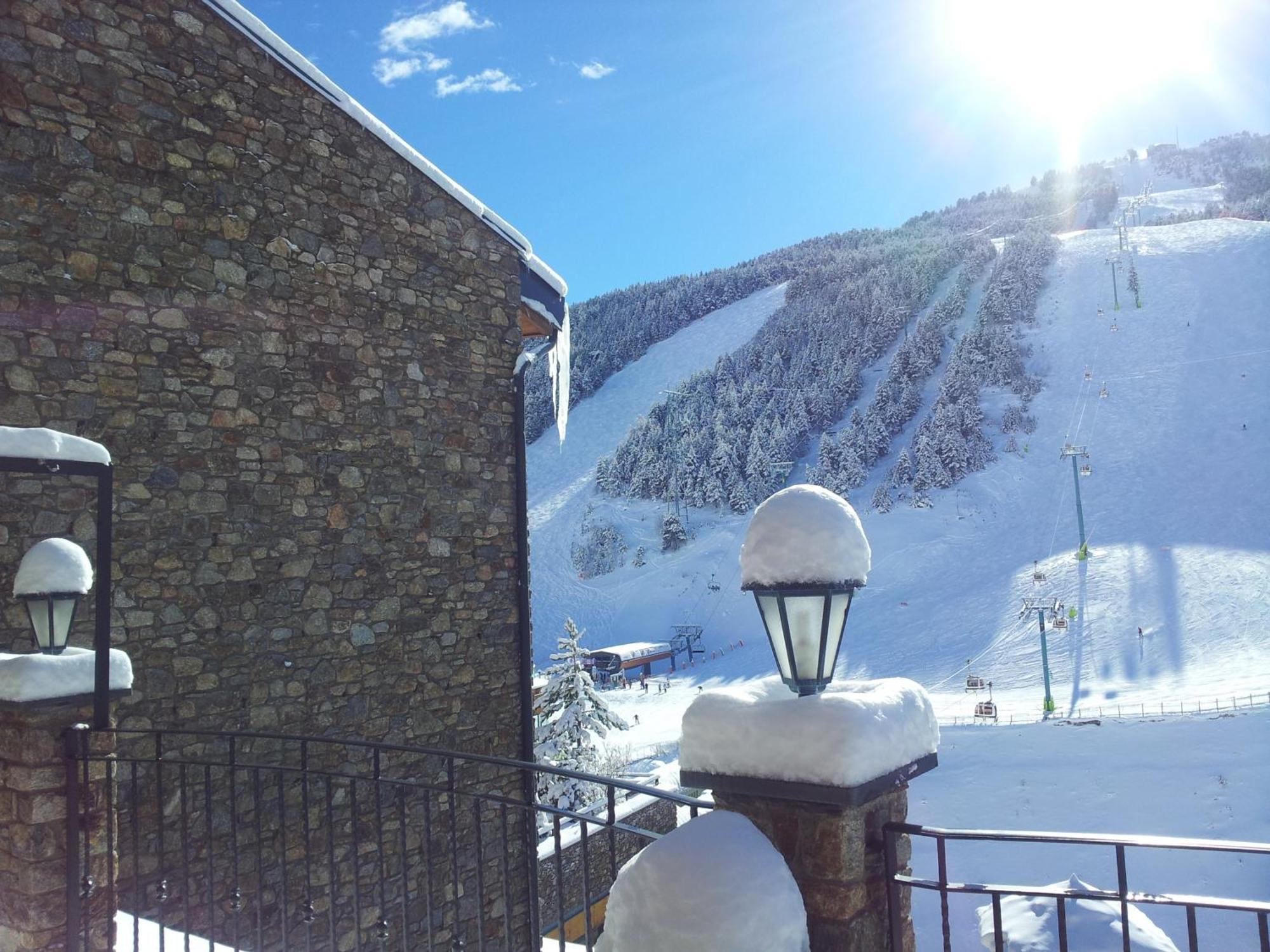 Apartaments Turistics Pirineu Soldeu Esterno foto